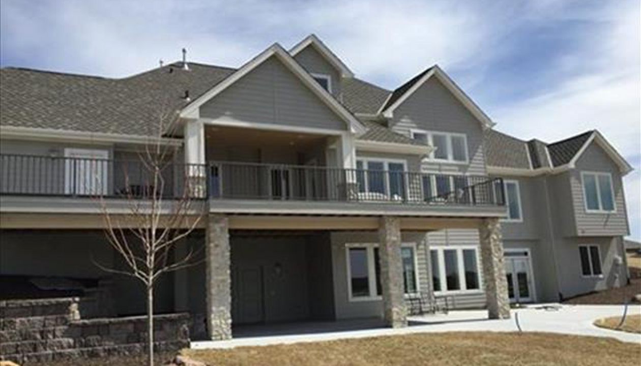 Custom Trex deck design, Omaha, Nebraska