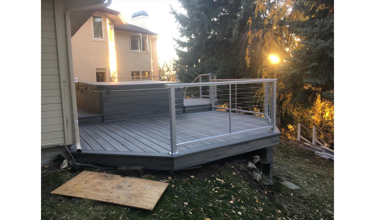 Transcend Decking w/ Cable Rail Finish