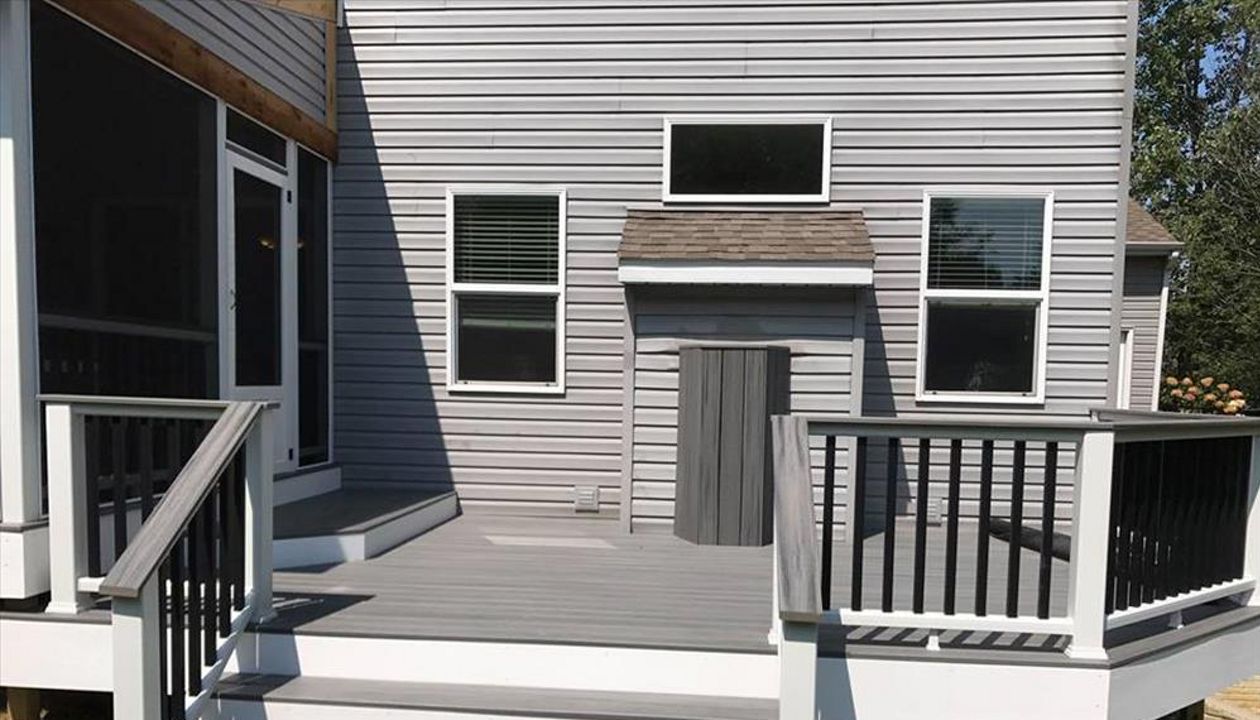 Trex Decking Island Mist/ Trex Cocktail Rail