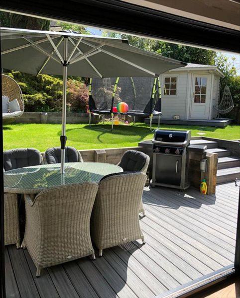 Trex Transcend Island Mist. A view from the open plan living room, the inside to outside feel really worked well on this project.