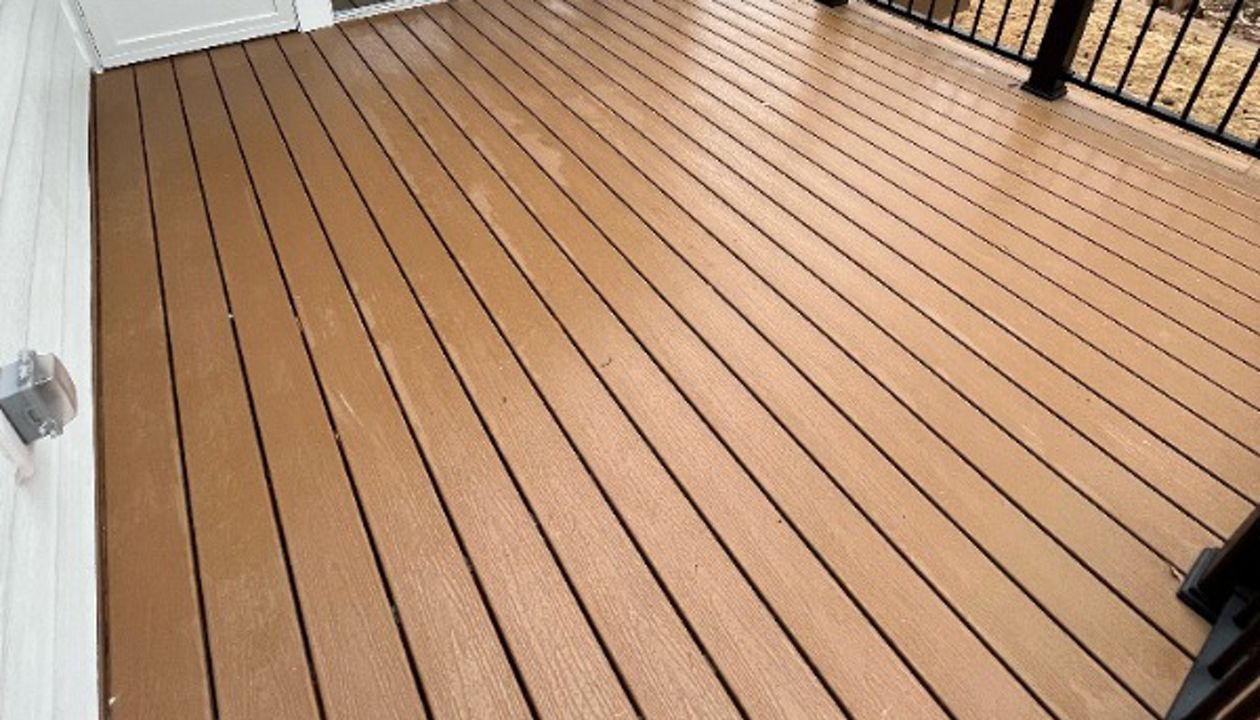 Enhance Saddle with Signature handrails