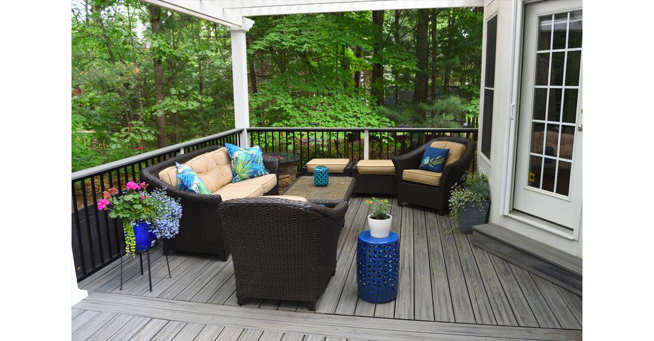 Island Mist Trex decking - West Michigan custom deck builder.