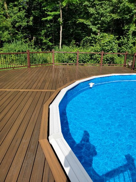 South Lyon - Toasted Sand border with Coastal bluff decking