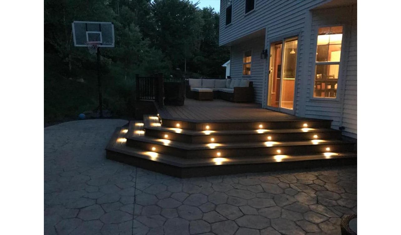 Trex Transcend Havana Gold and Vintage Lantern with Trex Signature Charcoal Black with Trex Outdoor Lighting in Hudson, OH