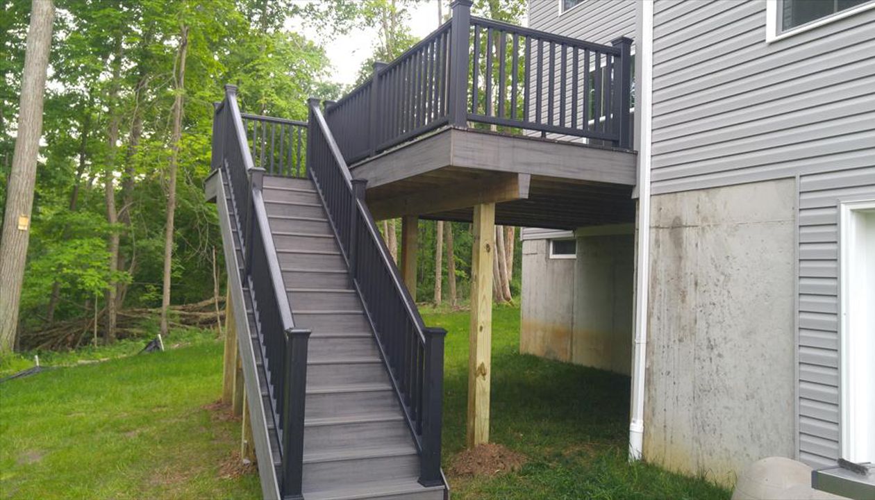 Trex Transcend Island Mist decking w/ Trex Transcend composite railing. Milford, OH