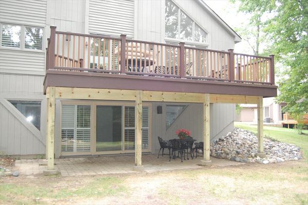 Trex Transcend Railing in Vintage Lantern & Tree House
