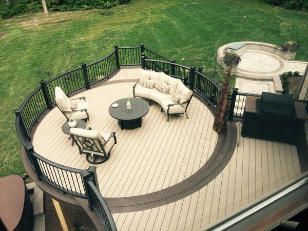 You can find this gorgeous Trex deck in Ann Arbor, MI. This curved deck has Trex transcends rope swing curved decking and Trex transcends vintage lantern border. This custom curved deck is black Trex transcends. This deck also has Goliath Tech helicals.