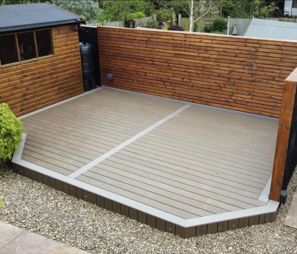 TREX Toasted Sand Main decking with Rocky Harbour Border
