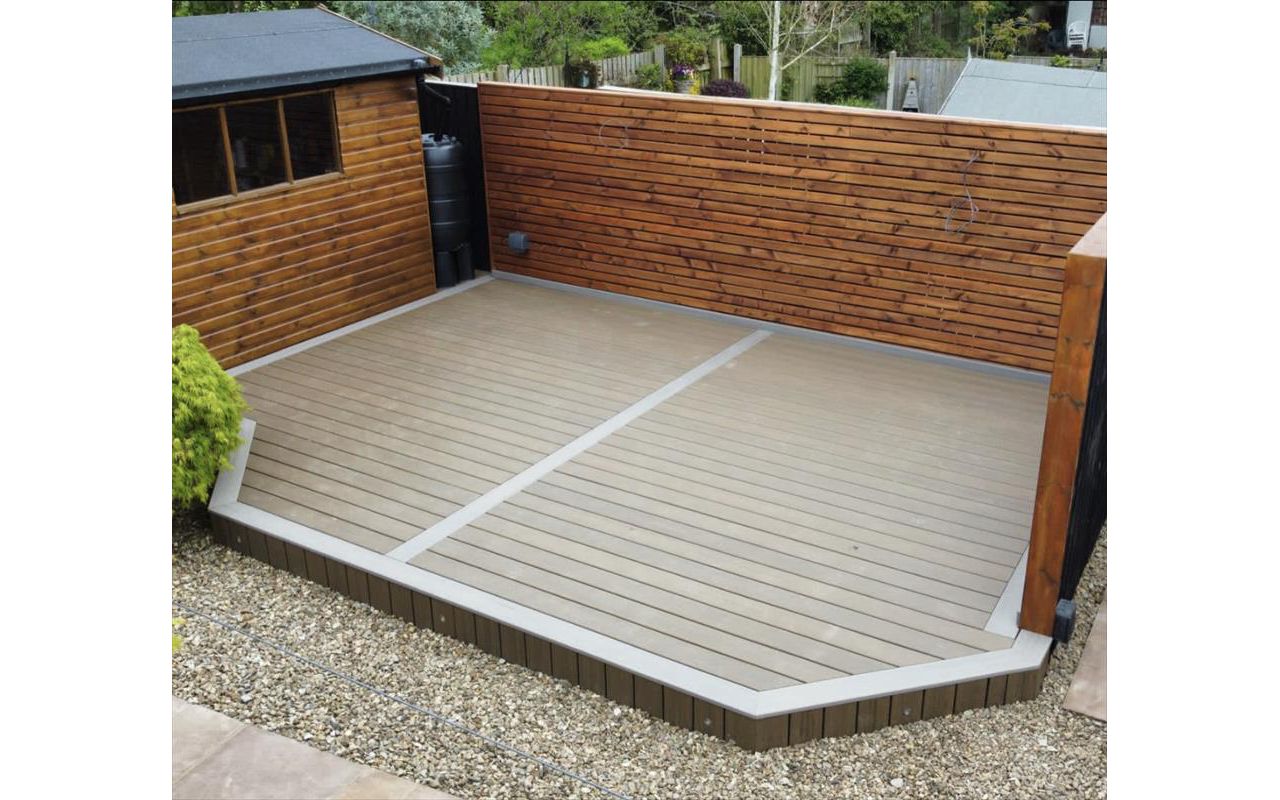 TREX Toasted Sand Main decking with Rocky Harbour Border