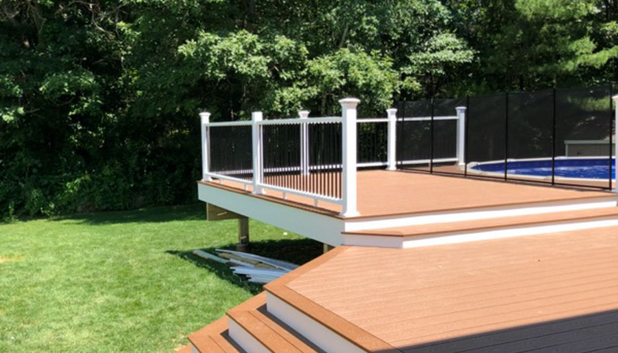 Smithfield Pool Deck - Trex Select decking