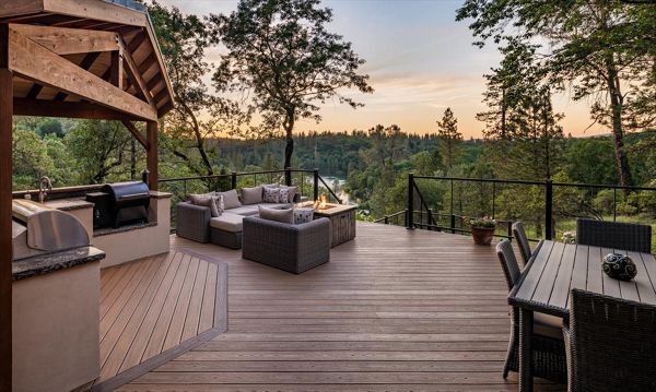 Havana Gold, Spiced Rum Border custom rough redwood 3 post half pyramid roof cover