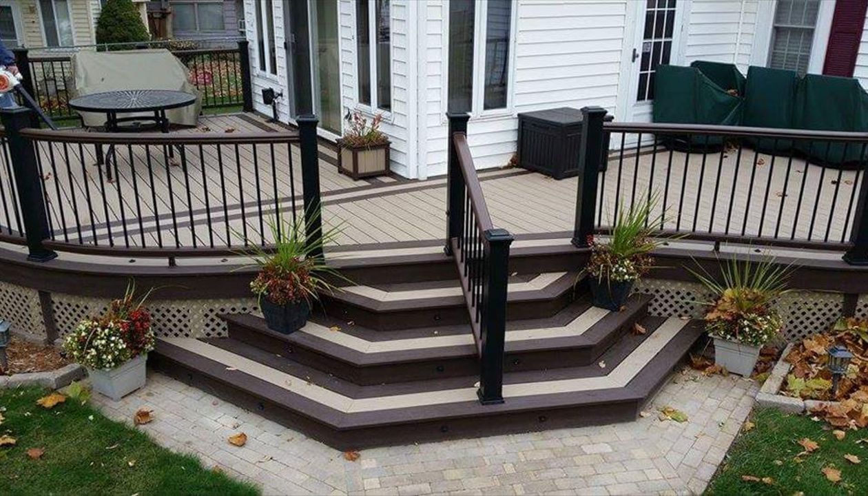 flared staircase to compliment radius deck