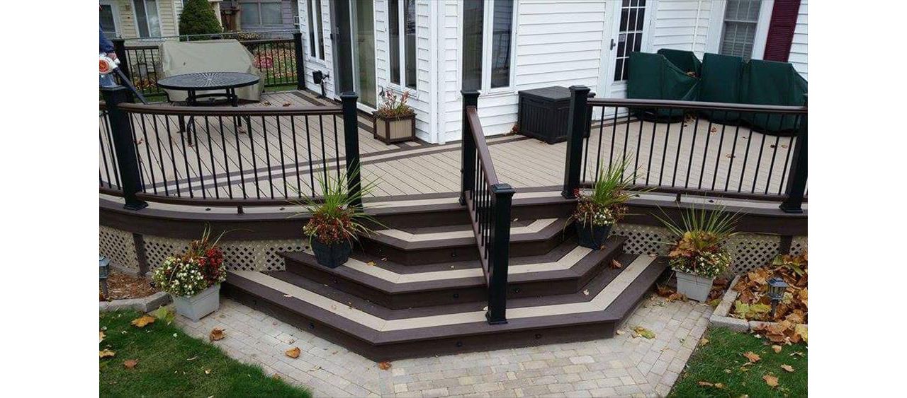 flared staircase to compliment radius deck