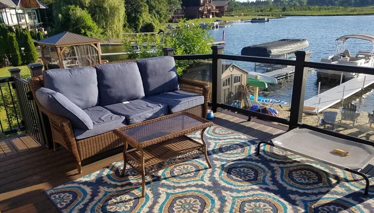 trex. glass rail. oxfrod