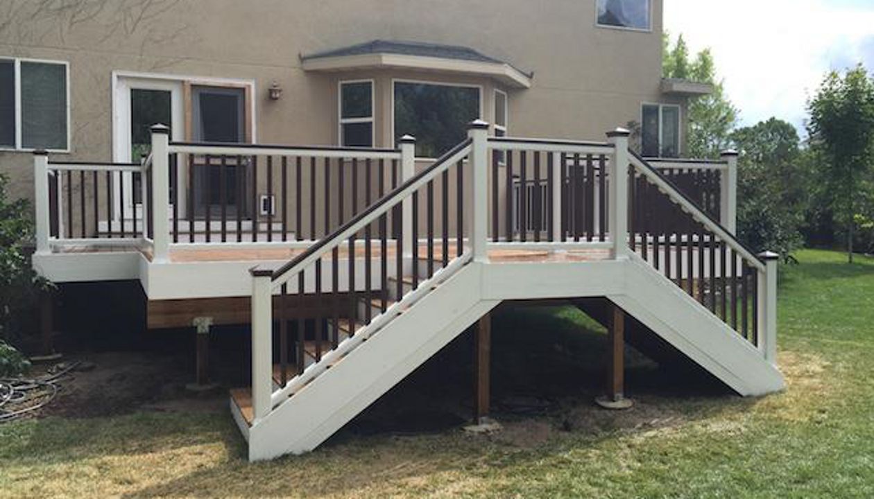 classic white facia with trex transcend rail