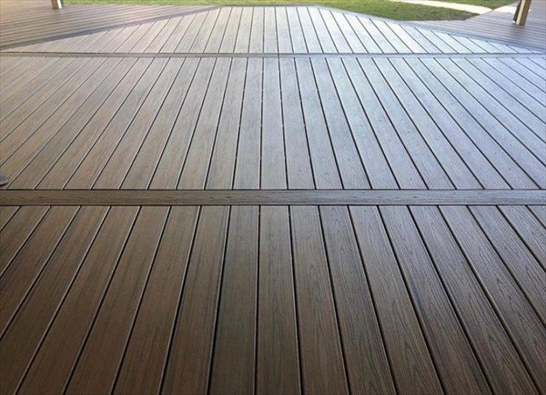 The new deck completed with an offset shape to suit the shape of the home. A lot of work but the happy owners were really pleased with the finished look.