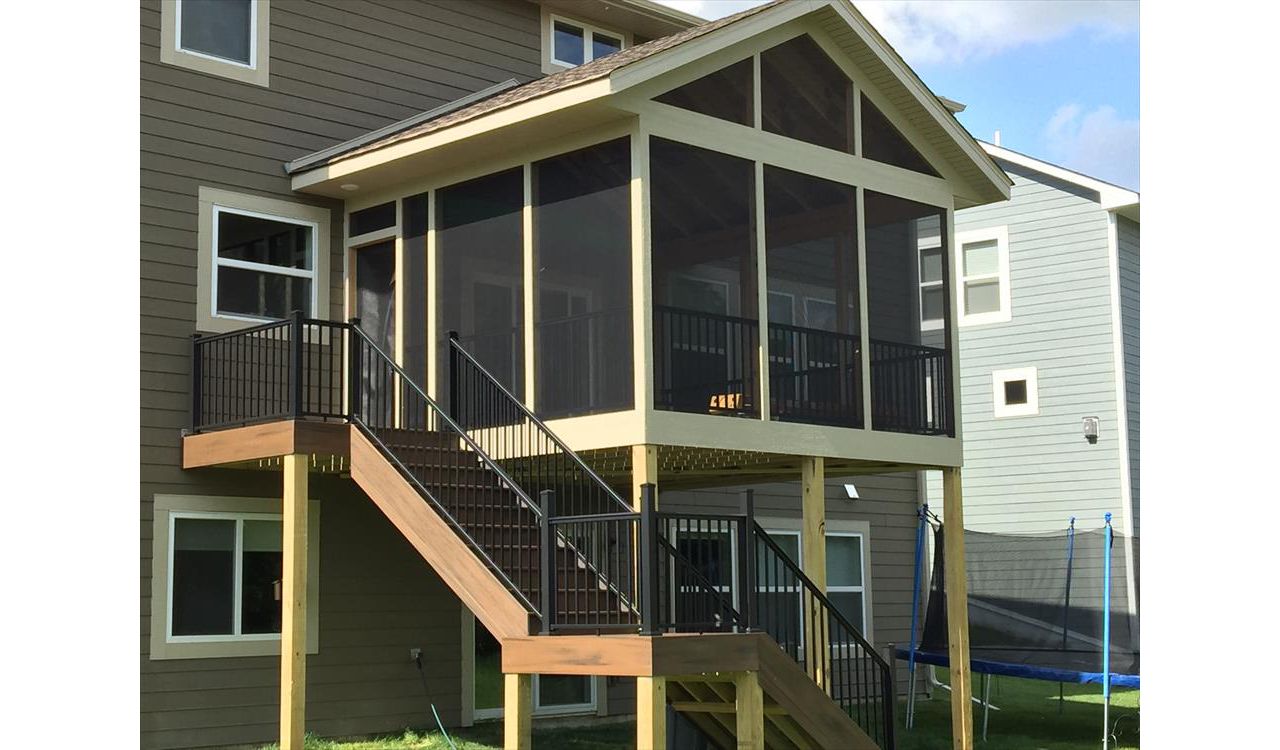 Maple Grove, MN Screen porch with Trex Transcend decking