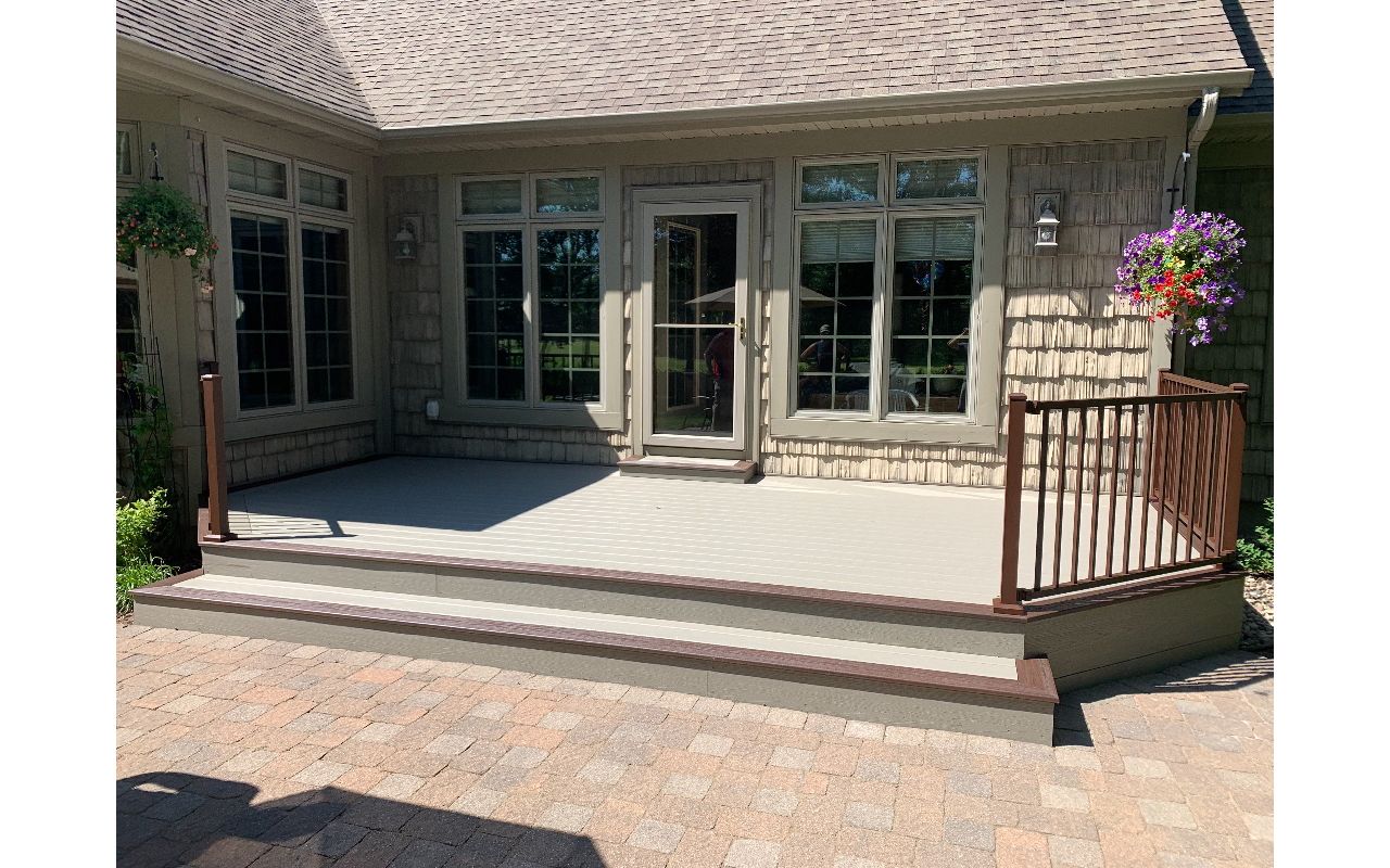 Create unique looks with Trex Transcend Gravel Path and Trex Transcend Lava Rock picture frame borders.