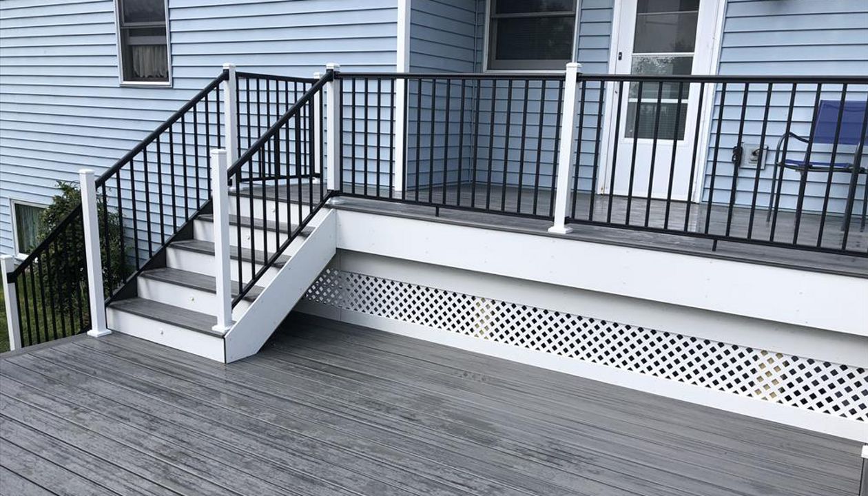 TREX TRANSCEND DECKING (ISLAND MIST & WHITE)