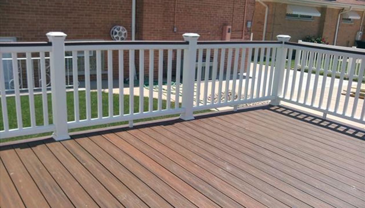 Trex Transcend Decking in Spiced Rum