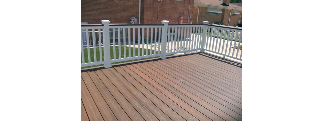 Trex Transcend Decking in Spiced Rum