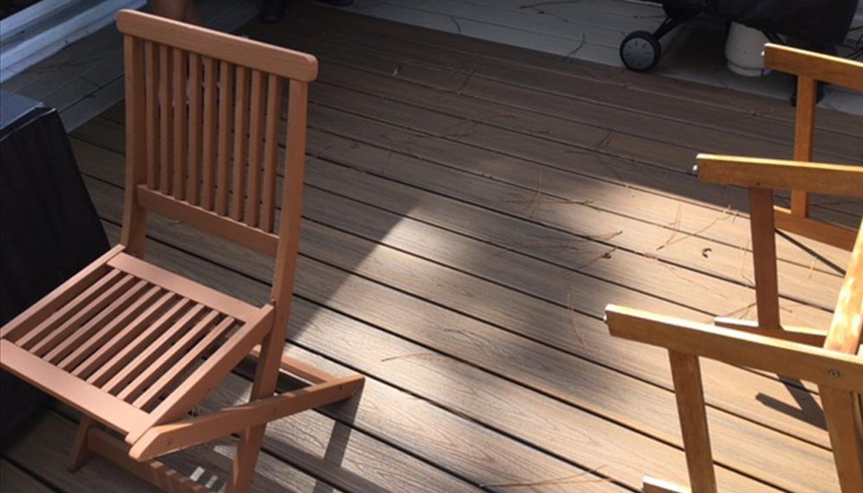 Trex Transcend Havana Gold with Trex Universal Hideaway fasteners gives great screw-free surface.