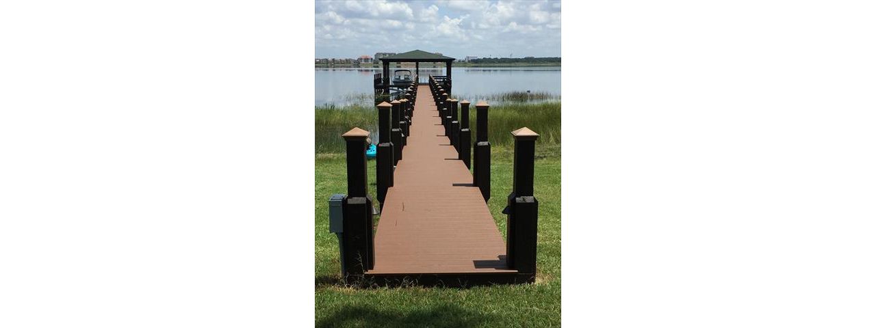 Trex Select Saddle Dock located in Dr. Phillips (Orlando)