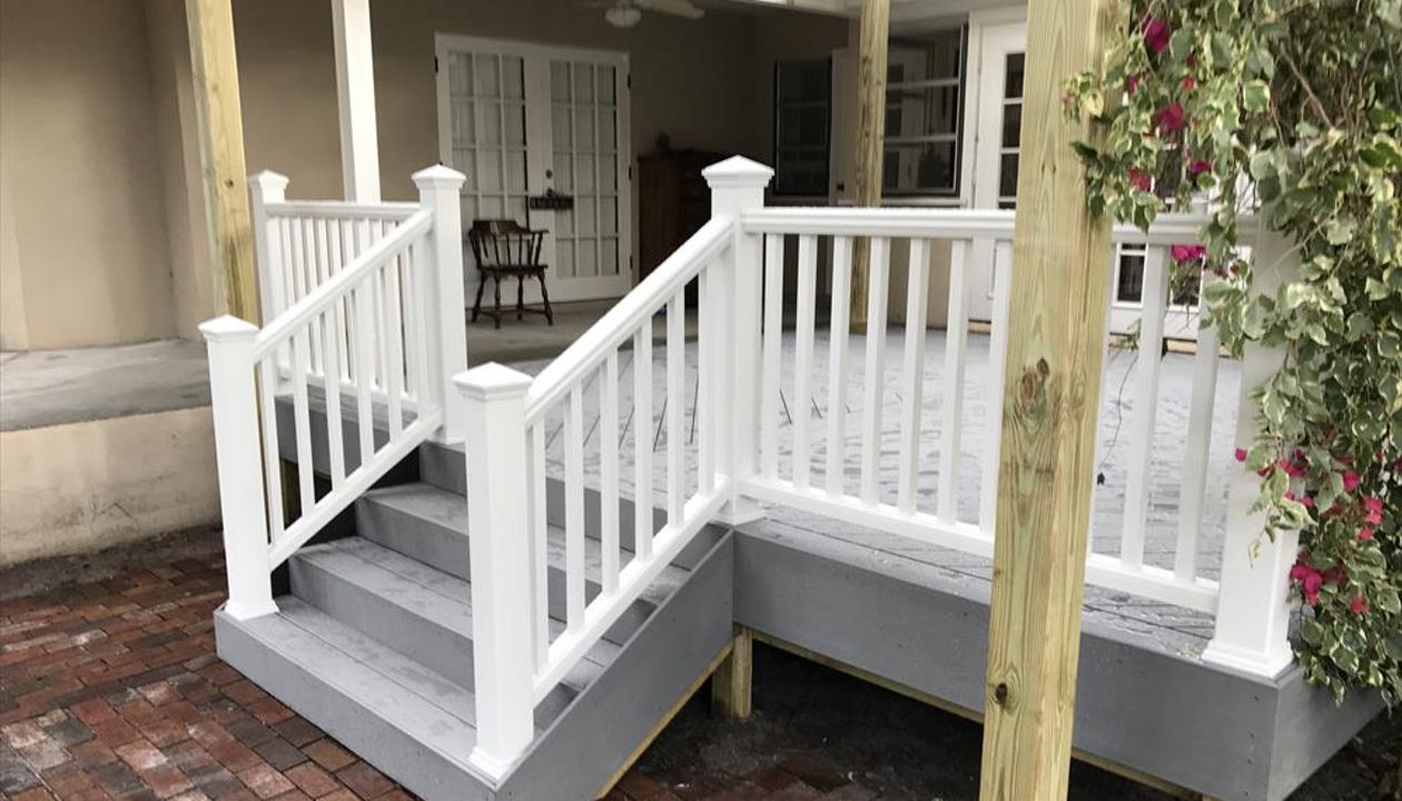 This view shows how well finished these stairs are. The stair framing is hidden and all you see is the Trex.