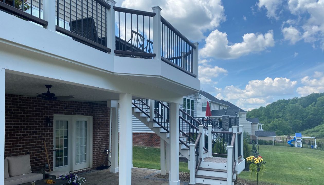 Trex RainEscape Ceiling with white post wrap