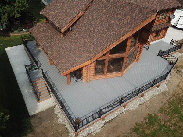 Trex Select Pebble Grey Deck In Stanwood, WA with Aluminum railing