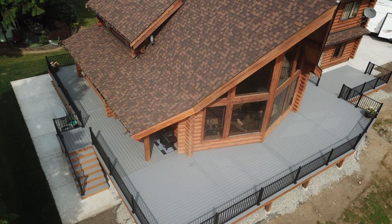 Trex Select Pebble Grey Deck In Stanwood, WA with Aluminum railing