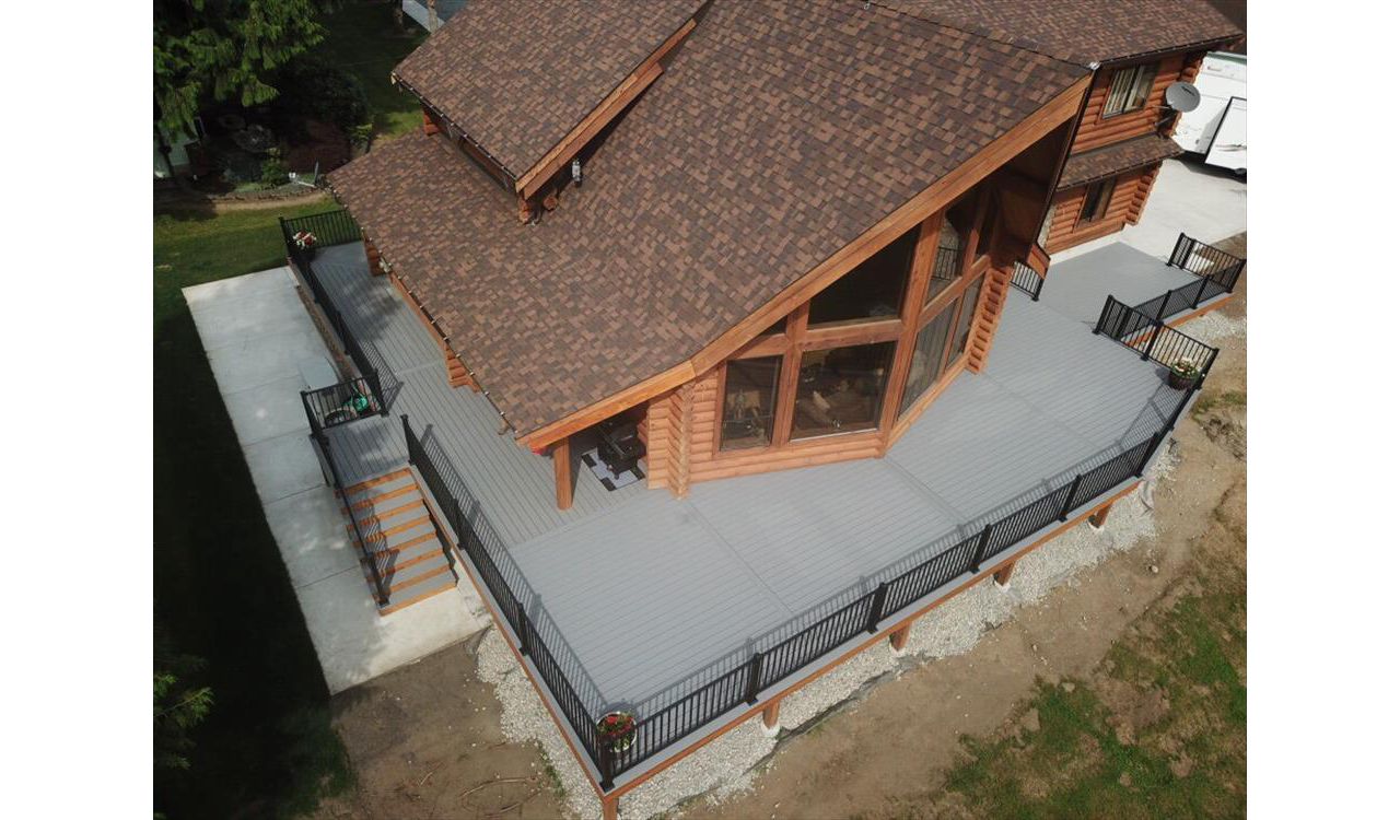 Trex Select Pebble Grey Deck In Stanwood, WA with Aluminum railing