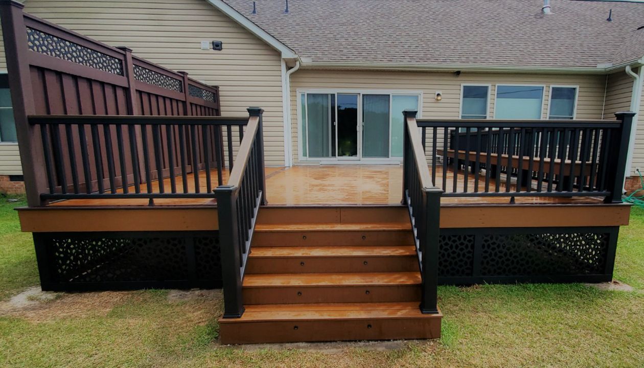 Baywood Back Deck: Trex lighting on stairs
