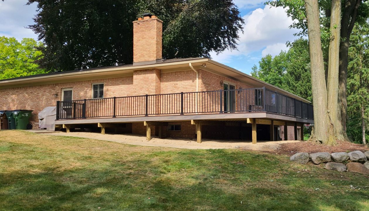 Trex Black Signature railing Shelby,Mi