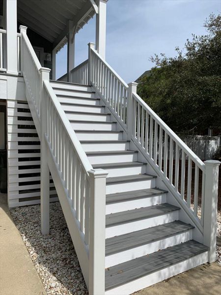Trex Island Mist Decking and Transcends Railing