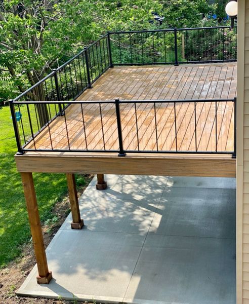 Lineage Jasper Main w/ Transcend Havana Gold Picture frame