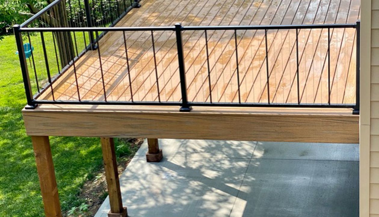 Lineage Jasper Main w/ Transcend Havana Gold Picture frame