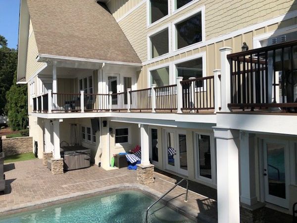 Trex White Universal fascia is the perfect compliment to this gorgeous deck