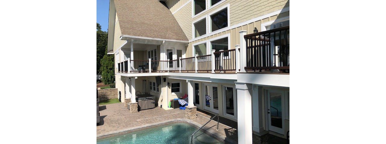 Trex White Universal fascia is the perfect compliment to this gorgeous deck