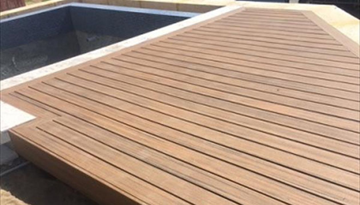 Torino Brown in Ocean reef