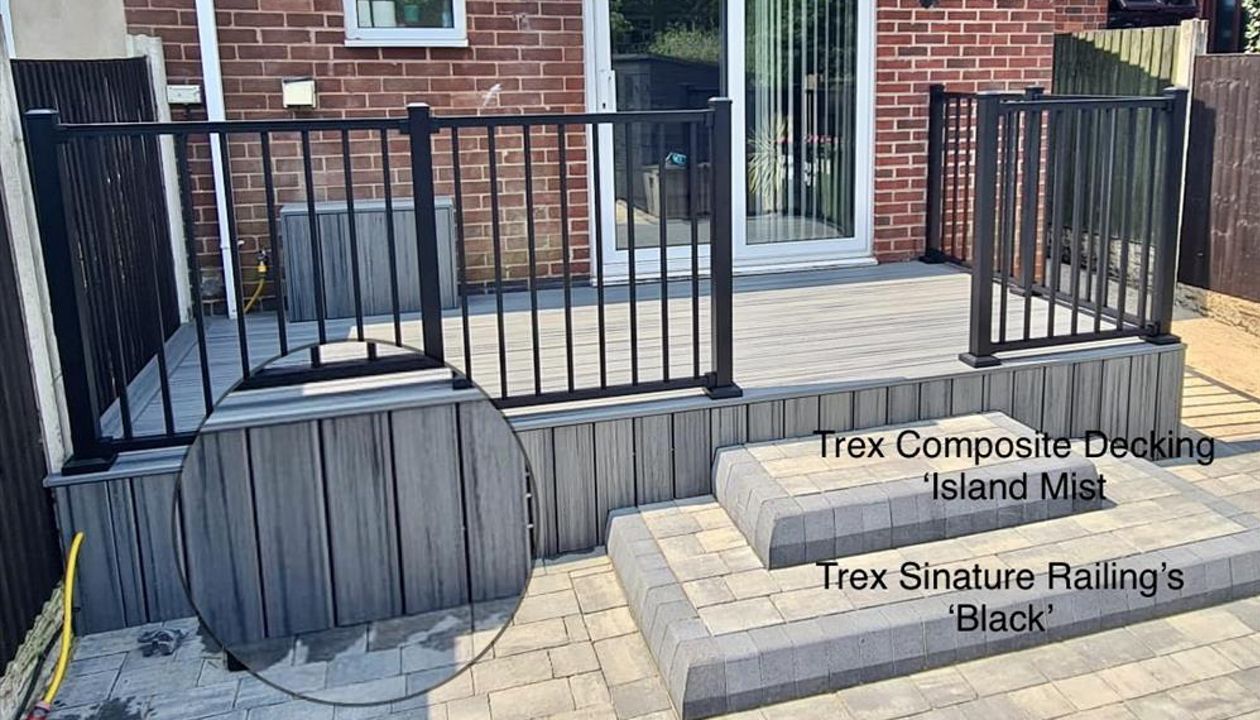 Trex Transcend Island Mist deck with Trex Signature Railings