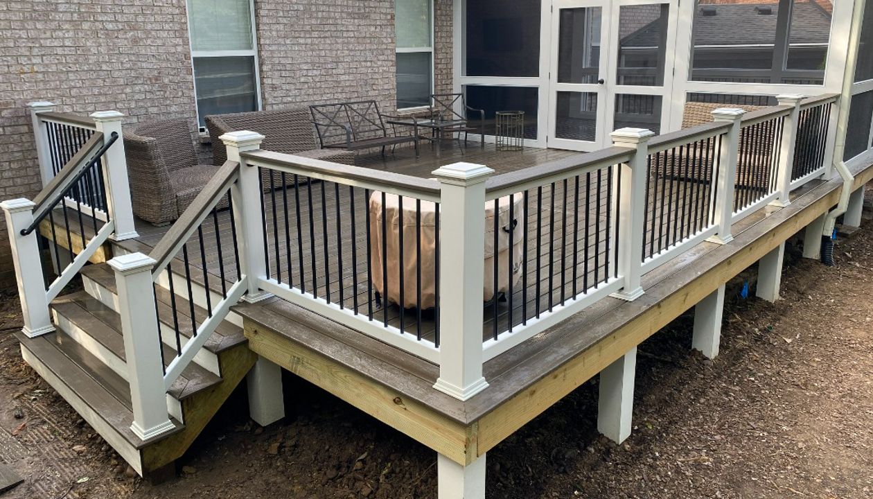 Trex deck with screened porch
