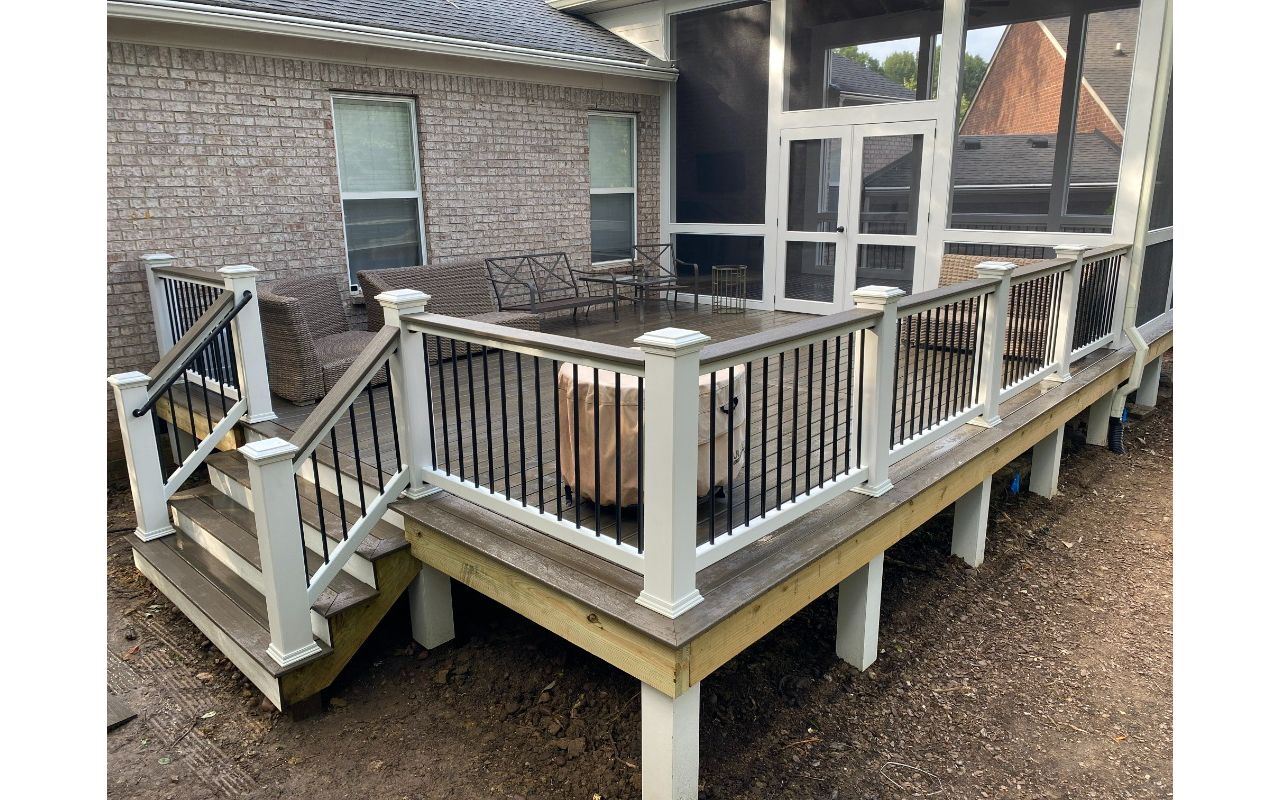 Trex deck with screened porch