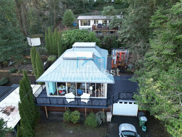 Trex Deck with Aluminum Railing