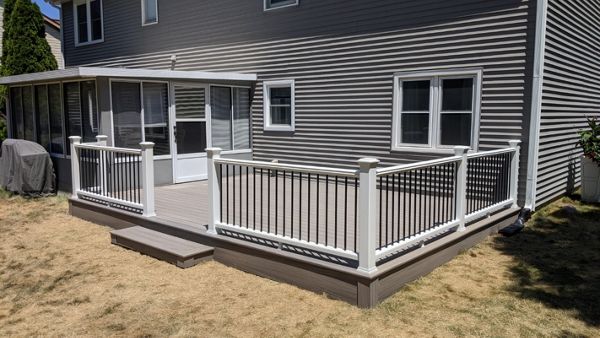 Rocky Harbor deck with Transcend Rail