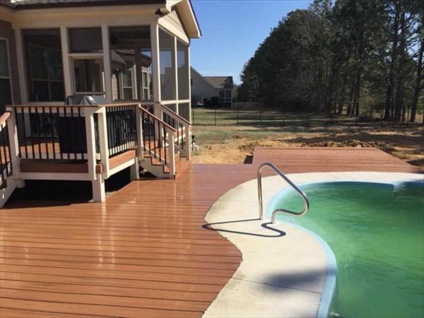 Trex Transcend Spiced Rum pool deck in Raleigh, NC