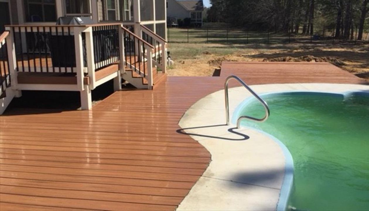 Trex Transcend Spiced Rum pool deck in Raleigh, NC