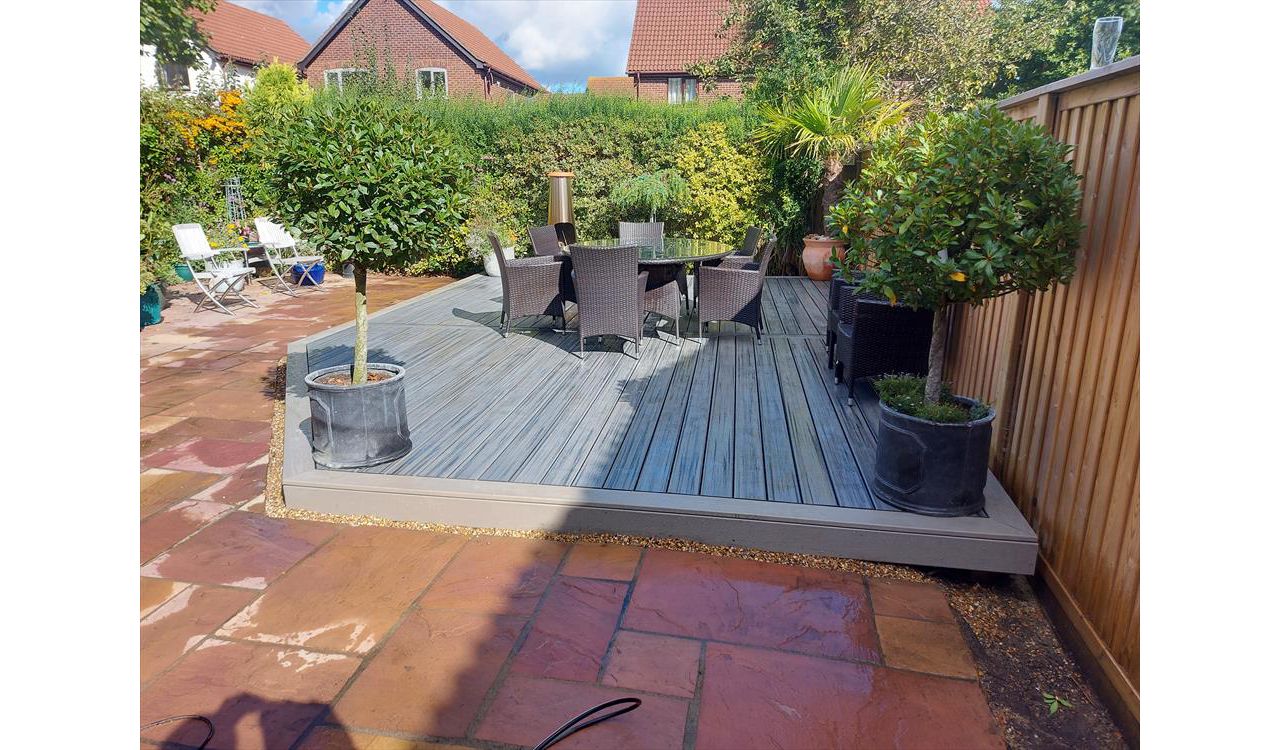 Trex Transcend Island Mist main area, Trex transcend gravel path outer field. Project in Folkestone