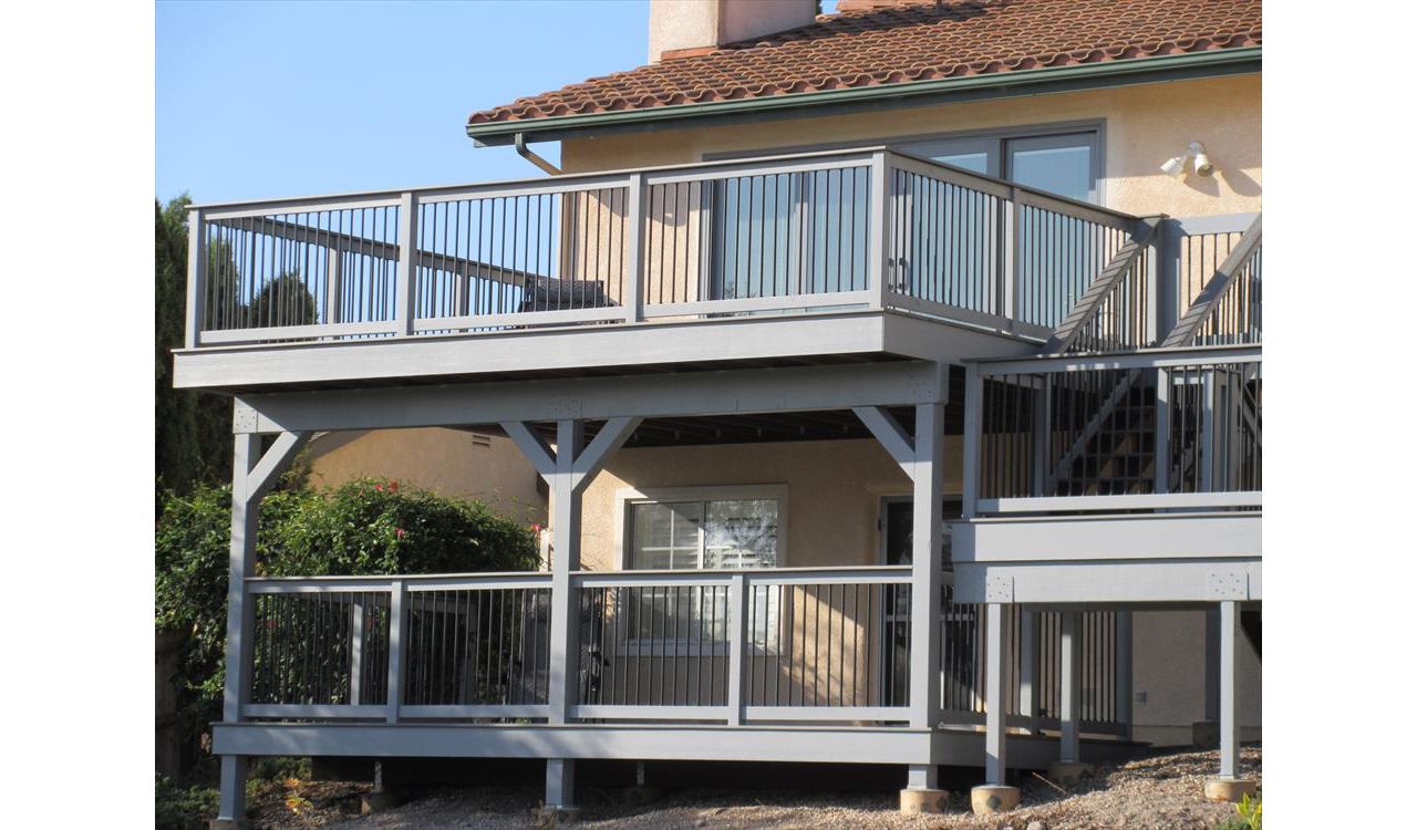 Trex deck in Transcend Tropical Island Mist