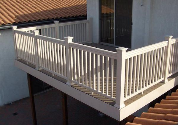Composite Trex Deck with white handrails and facia